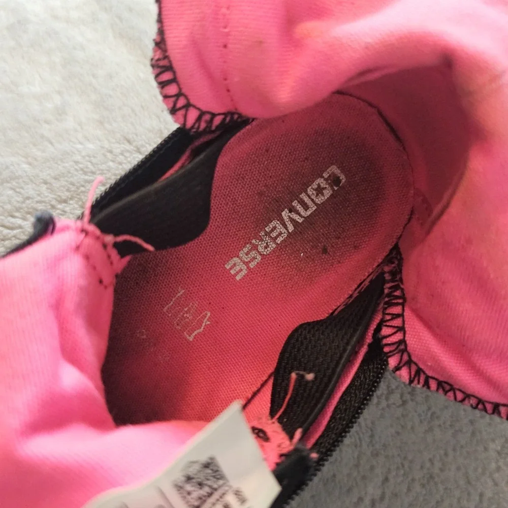 Converse All Stars Hi-Tops Pink Ribbon‎  Ruffle Design Black Infant Size 9